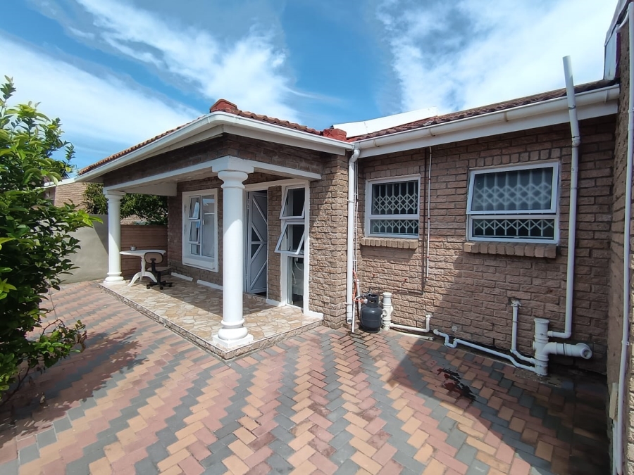 3 Bedroom Property for Sale in Parsonsvlei Eastern Cape